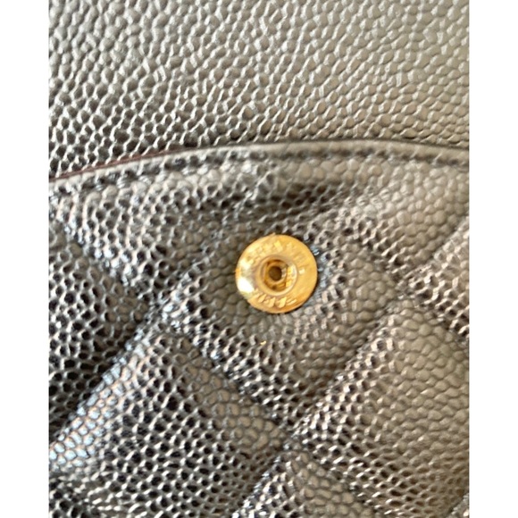 CHANEL Maxi Classic Double Flap - Picture 4 of 14